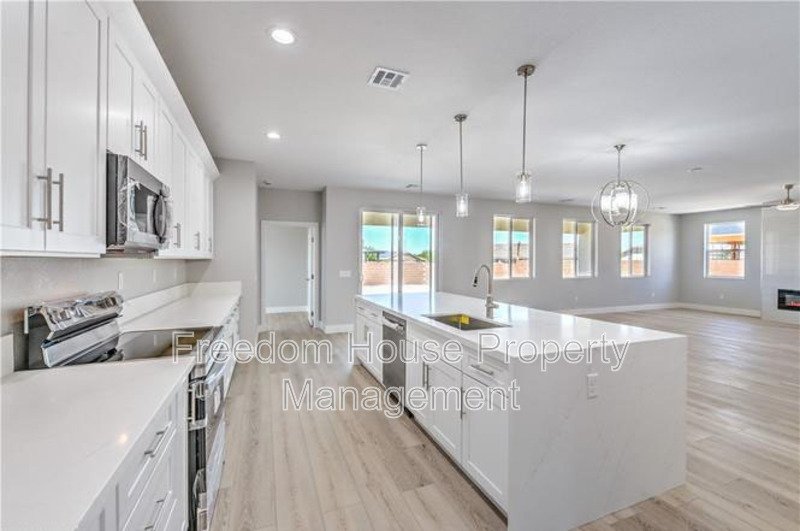 6380 Waterford Street property image