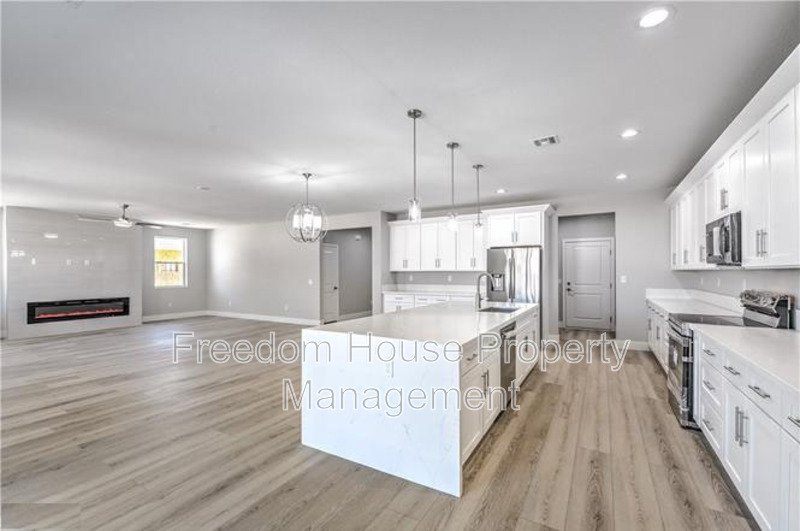 6380 Waterford Street property image