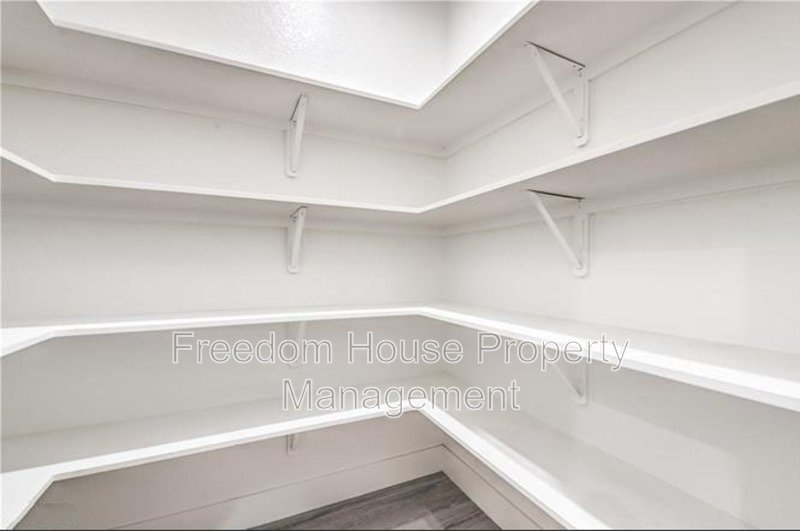 6380 Waterford Street property image