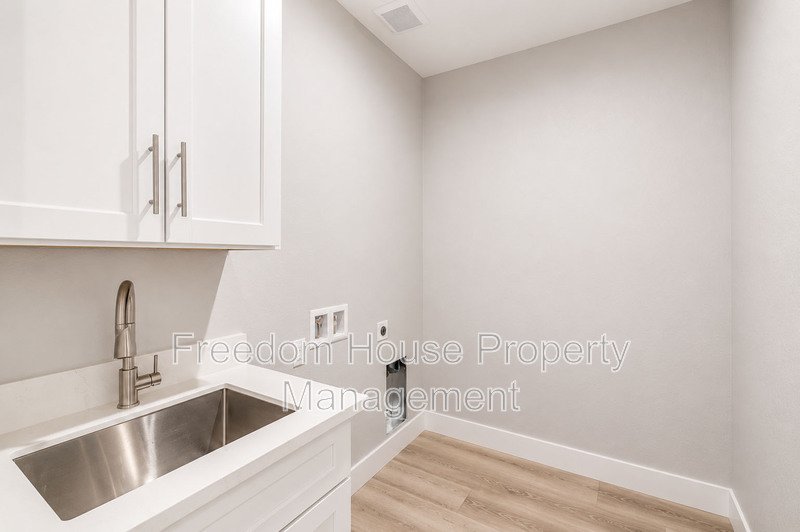 6380 Waterford Street property image