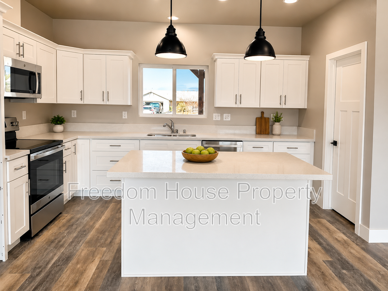 641 Intrepid Street property image