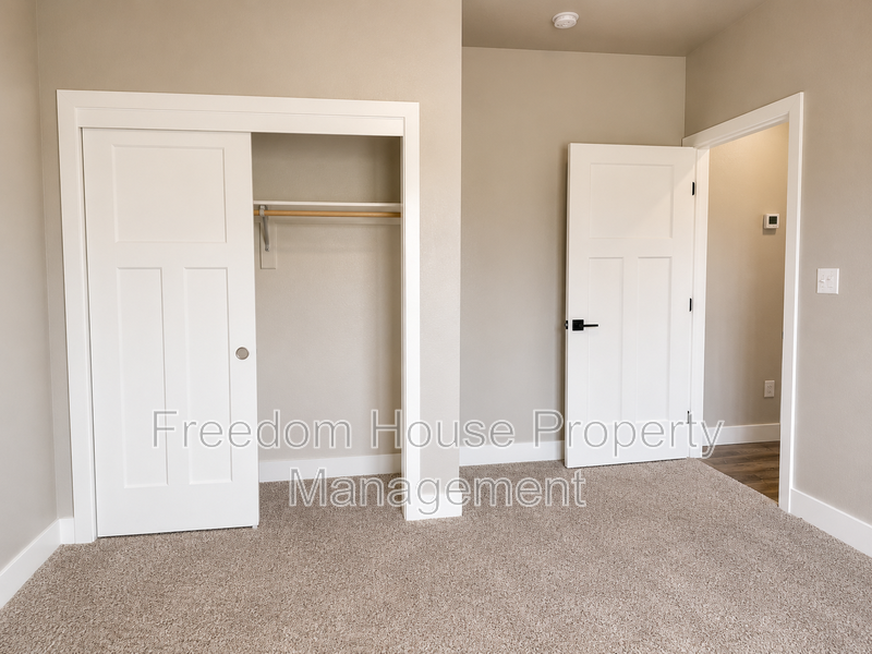641 Intrepid Street property image