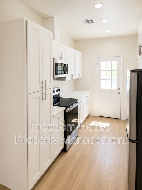 1701 Sycamore Avenue - A property image