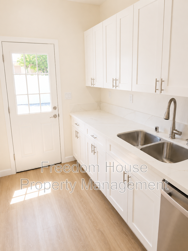 1701 Sycamore Avenue - A property image