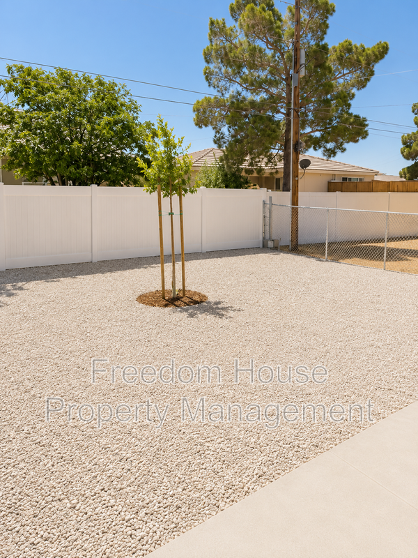 1701 Sycamore Avenue - A property image
