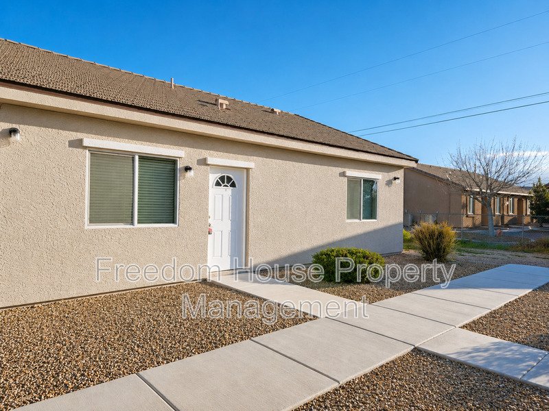 1121 Sixshooter Avenue - 2 property image