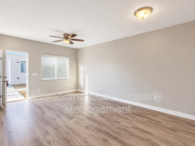 1121 Sixshooter Avenue - 2 property image