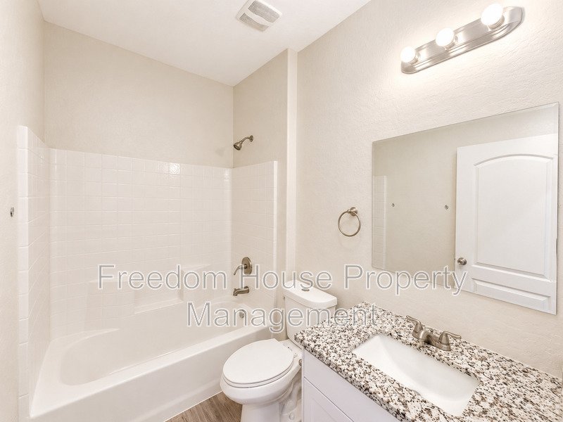 1121 Sixshooter Avenue - 2 property image