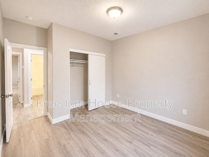 1121 Sixshooter Avenue - 2 property image