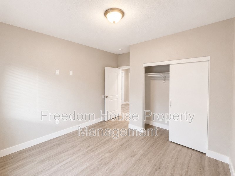 1121 Sixshooter Avenue - 2 property image