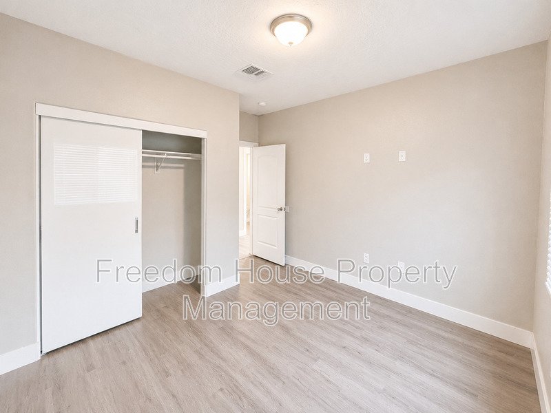 1121 Sixshooter Avenue - 2 property image