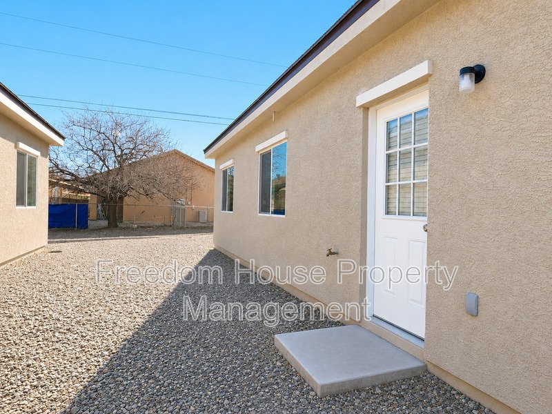 1121 Sixshooter Avenue - 2 property image