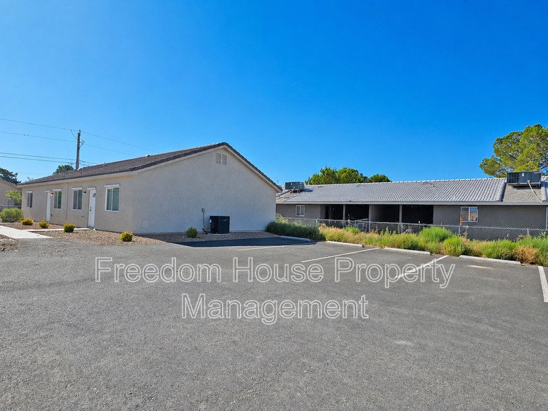 1121 Sixshooter Avenue - 4 property image