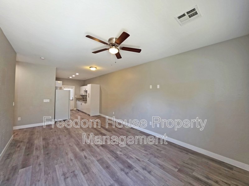 1121 Sixshooter Avenue - 4 property image
