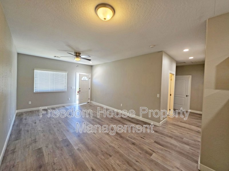 1121 Sixshooter Avenue - 4 property image