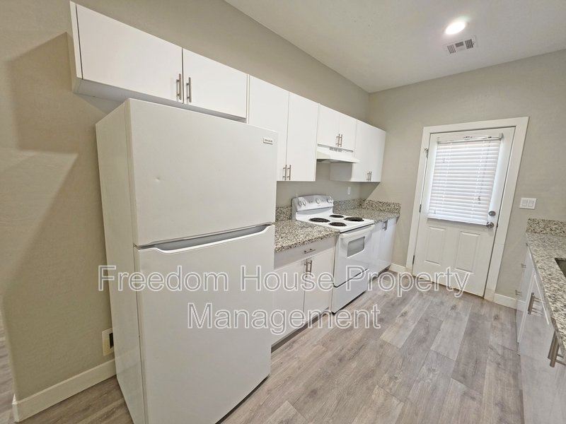 1121 Sixshooter Avenue - 4 property image
