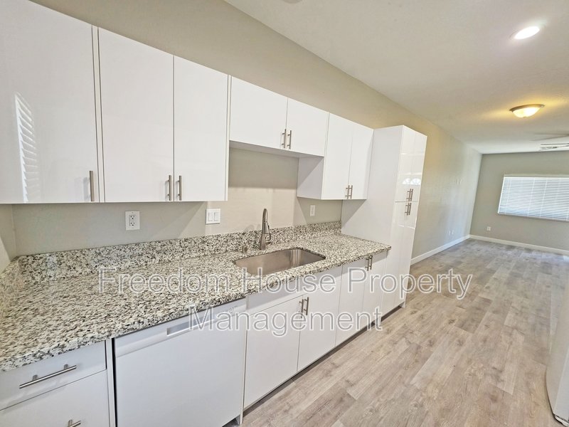 1121 Sixshooter Avenue - 4 property image
