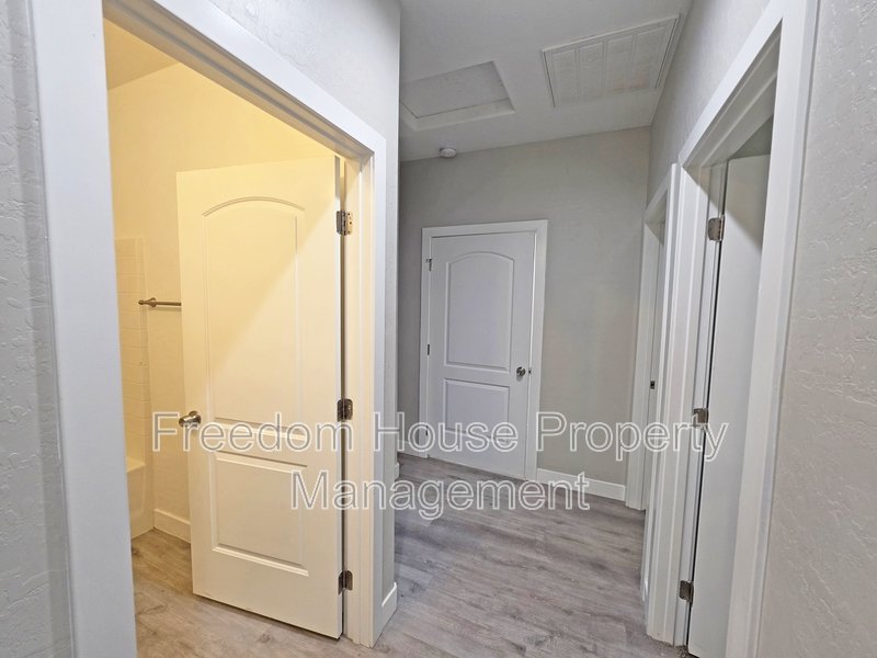 1121 Sixshooter Avenue - 4 property image