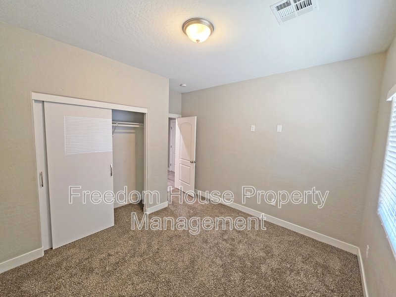 1121 Sixshooter Avenue - 4 property image