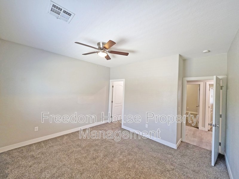 1121 Sixshooter Avenue - 4 property image