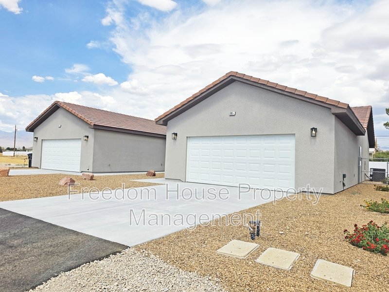 1701 Sycamore Avenue - A property image