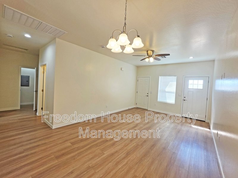 1701 Sycamore Avenue - A property image