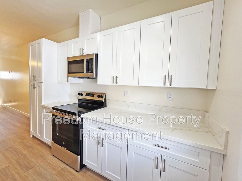 1701 Sycamore Avenue - A property image