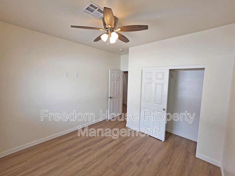 1701 Sycamore Avenue - A property image