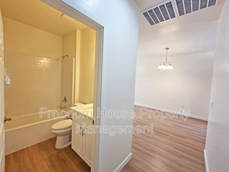 1701 Sycamore Avenue - A property image