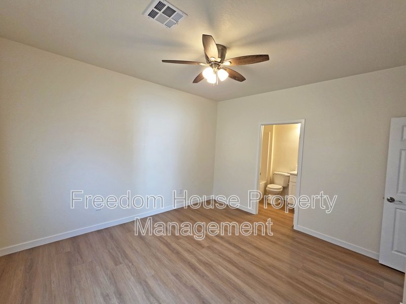 1701 Sycamore Avenue - A property image