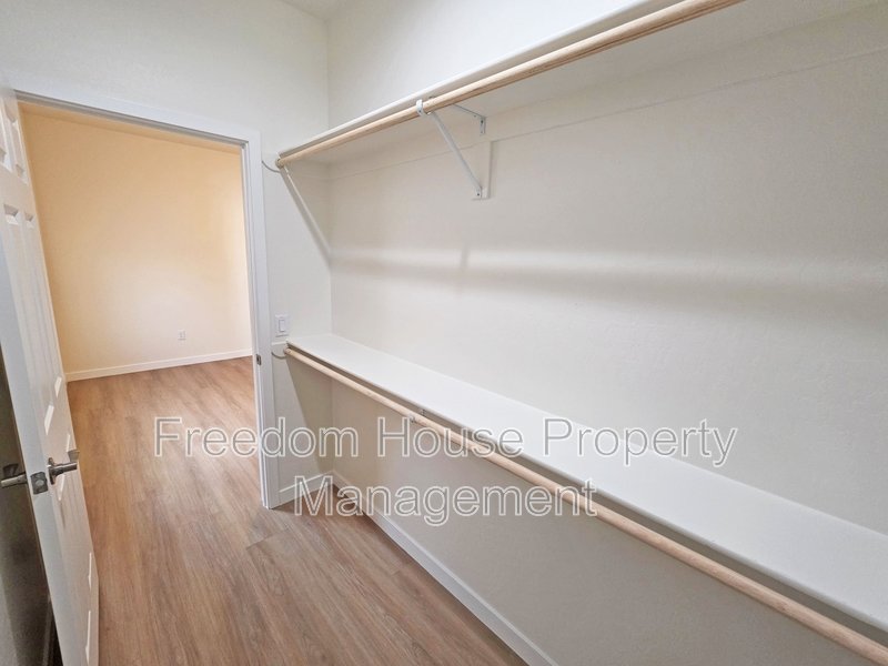 1701 Sycamore Avenue - A property image