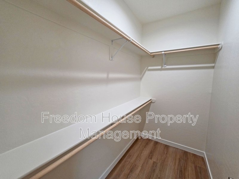 1701 Sycamore Avenue - A property image