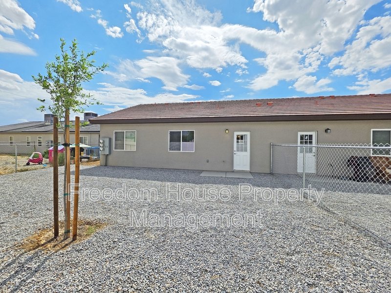 1701 Sycamore Avenue - A property image