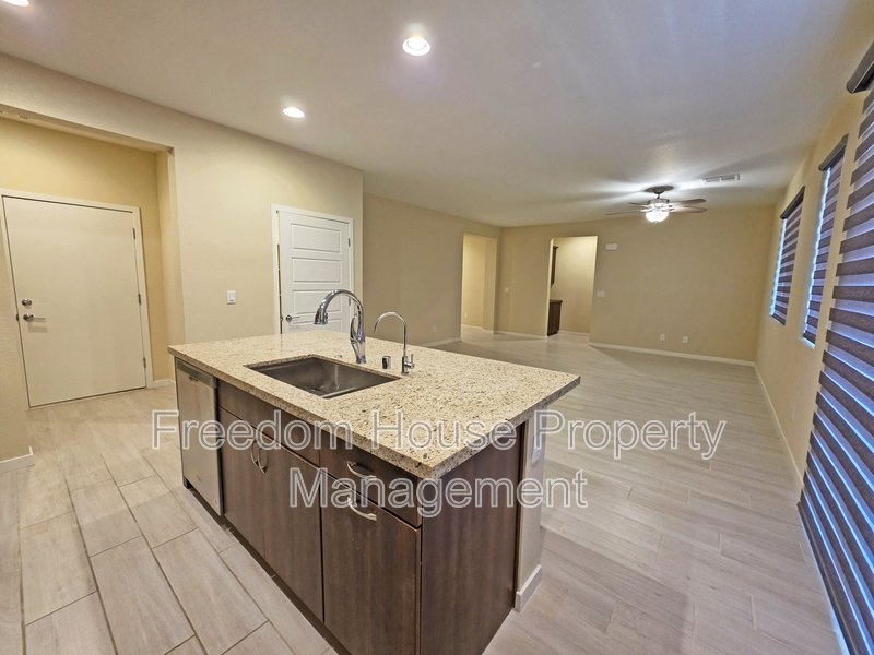 4882 East Beacon Ridge Drive property image