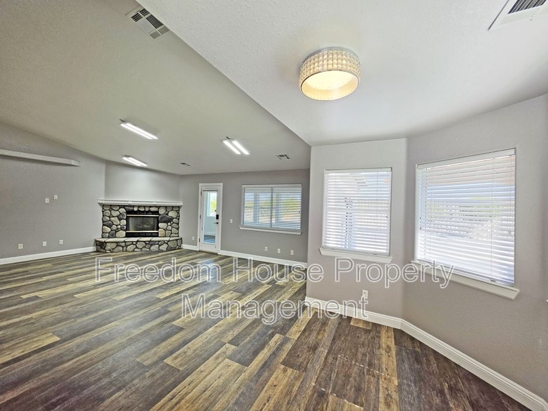 3630 East Vineyard Drive North property image