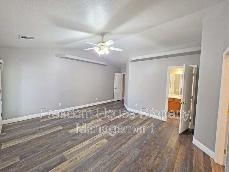 3630 East Vineyard Drive North property image