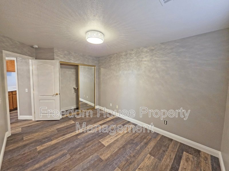 3630 East Vineyard Drive North property image