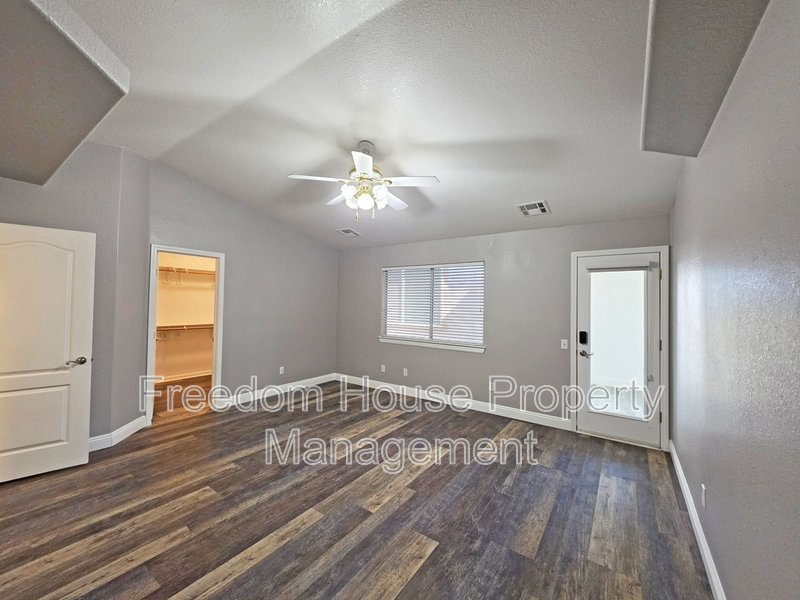 3630 East Vineyard Drive North property image