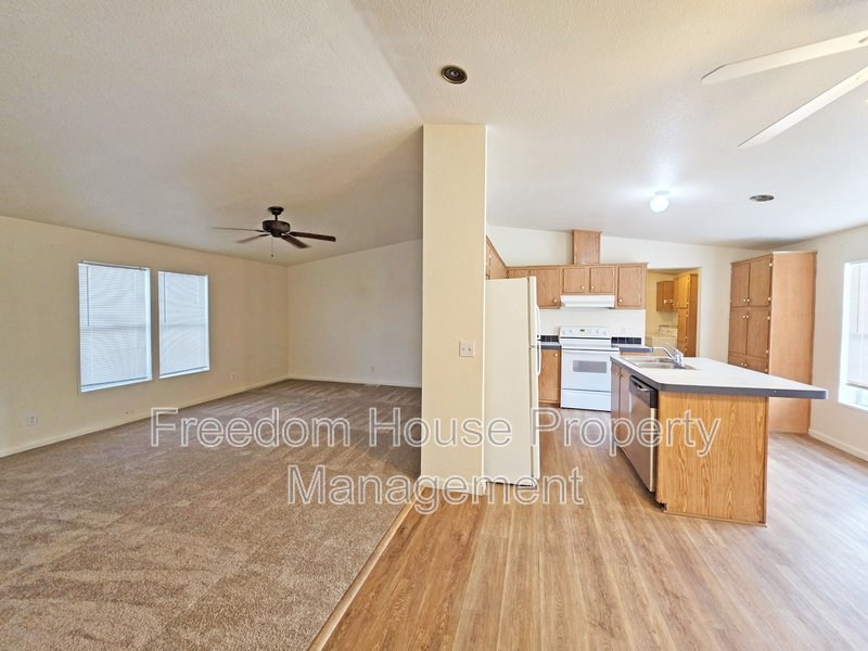 4400 Vicki Ann property image