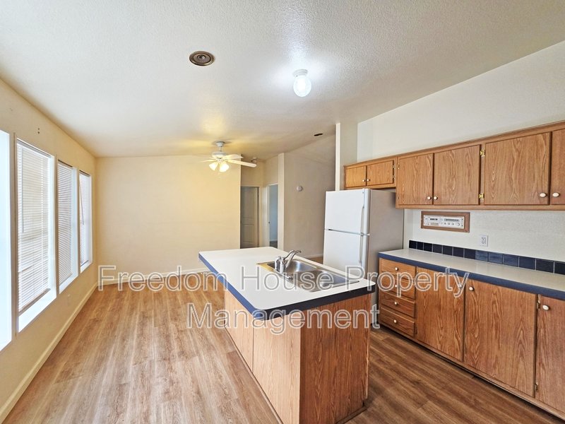4400 Vicki Ann property image