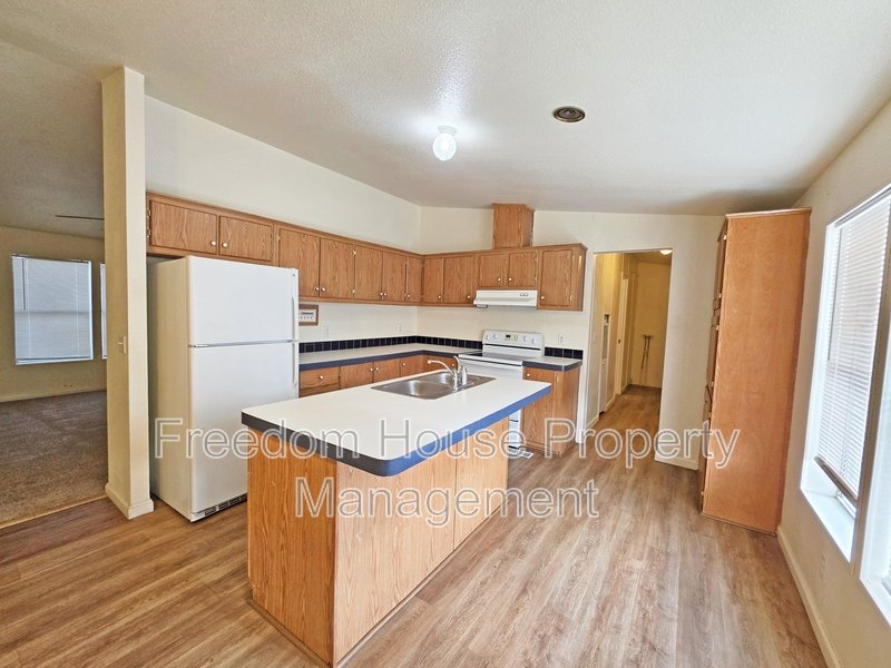 4400 Vicki Ann property image