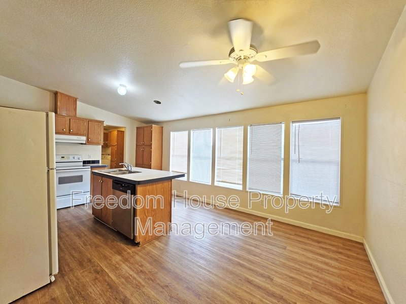 4400 Vicki Ann property image