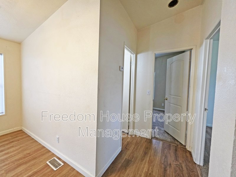 4400 Vicki Ann property image