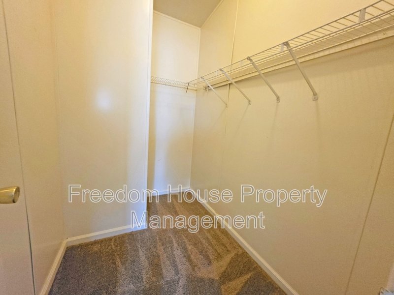 4400 Vicki Ann property image