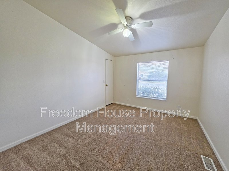 4400 Vicki Ann property image