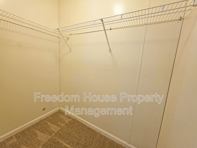 4400 Vicki Ann property image