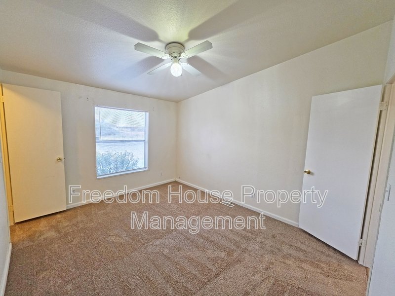 4400 Vicki Ann property image