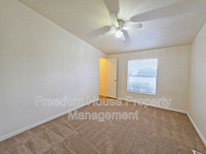 4400 Vicki Ann property image