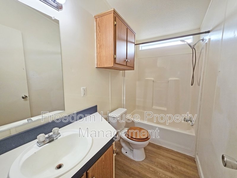 4400 Vicki Ann property image