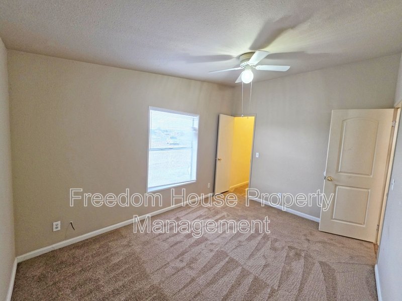 4400 Vicki Ann property image